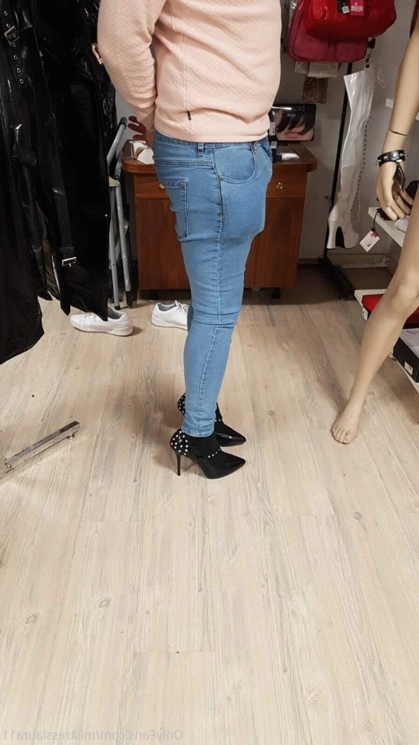 Miss Laura [ mistresslaura11 ] Onlyfans leaked photo 10004180 on Hotleaks.tv