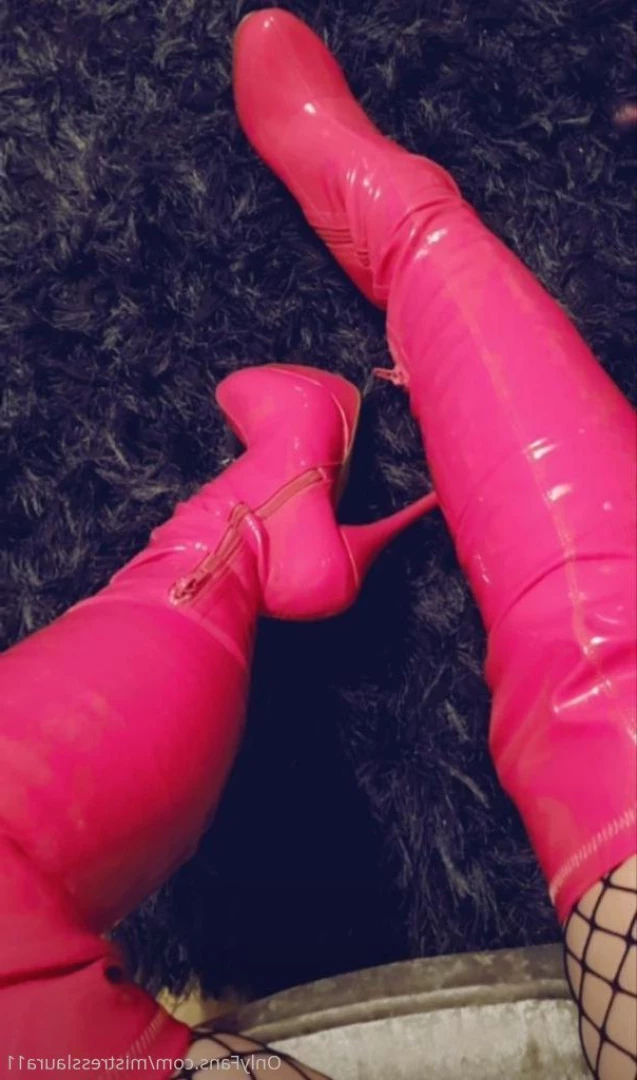 Miss Laura [ mistresslaura11 ] Onlyfans leaked photo 10005768 on Hotleaks.tv