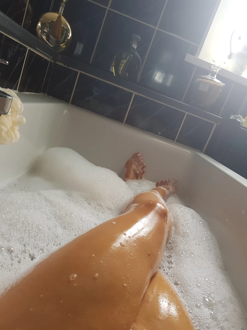 Miss Laura [ mistresslaura11 ] Onlyfans leaked photo 10006271 on Hotleaks.tv