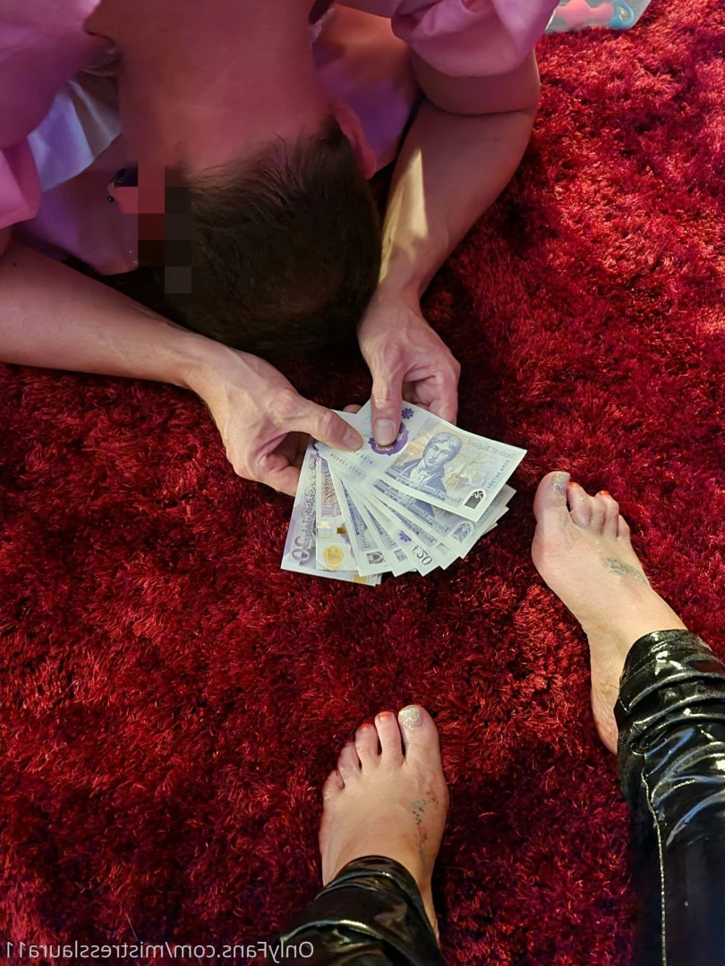 Miss Laura [ mistresslaura11 ] Onlyfans leaked photo 10007577 on Hotleaks.tv