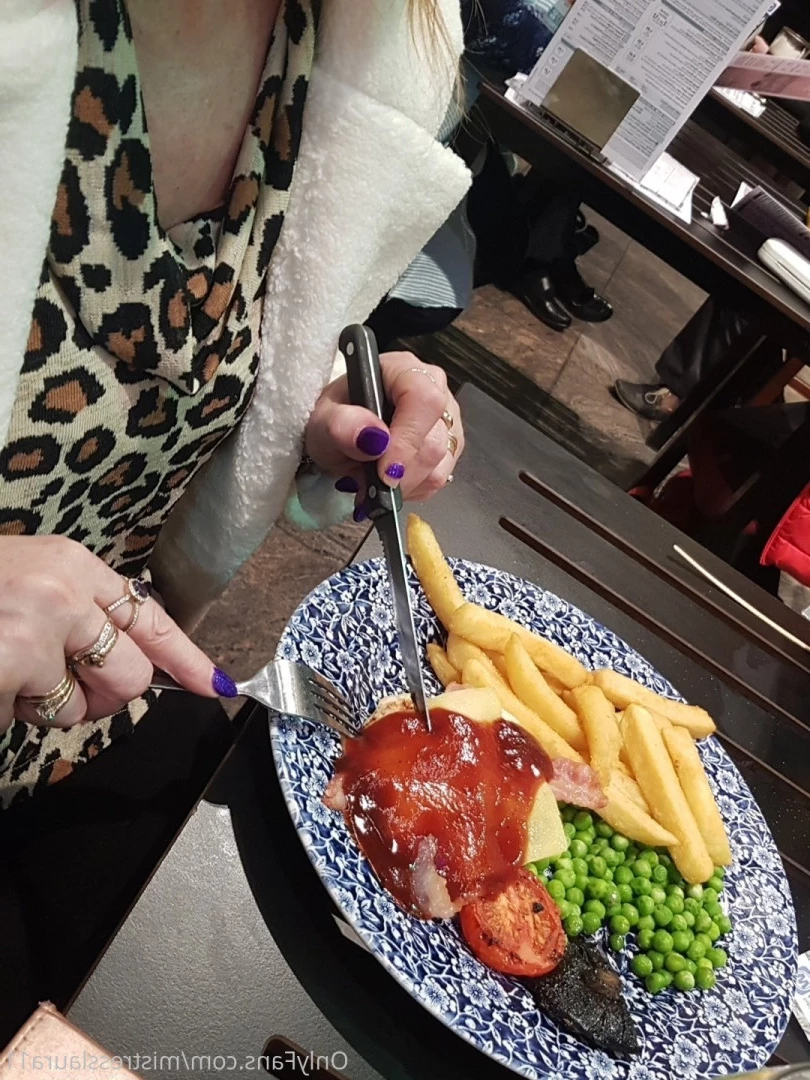 Miss Laura [ mistresslaura11 ] Onlyfans leaked photo 10009204 on Hotleaks.tv