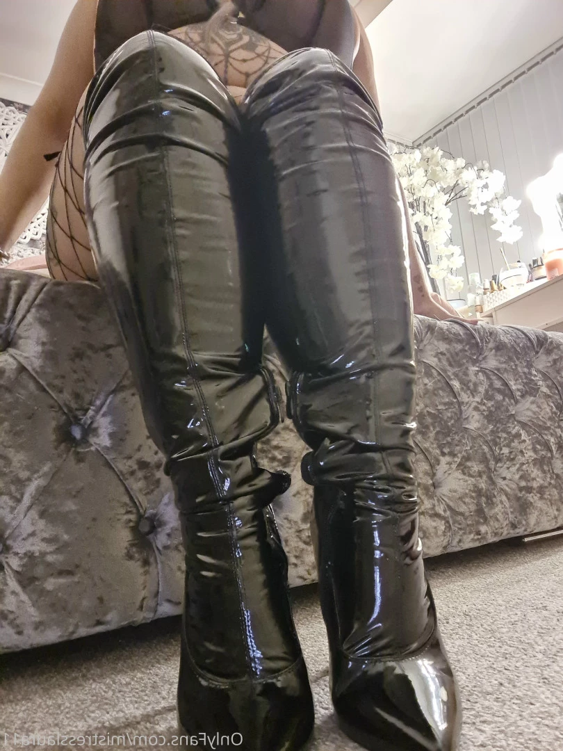Miss Laura [ mistresslaura11 ] Onlyfans leaked photo 10009238 on Hotleaks.tv