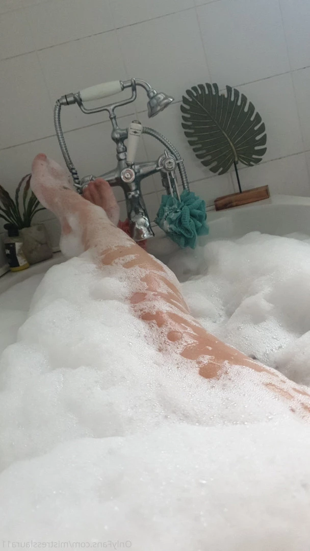Miss Laura [ mistresslaura11 ] Onlyfans leaked photo 10023245 on Hotleaks.tv