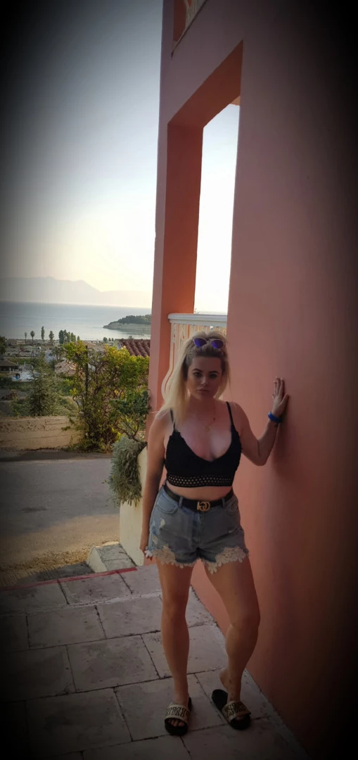 Miss Laura [ mistresslaura11 ] Onlyfans leaked photo 10023885 on Hotleaks.tv