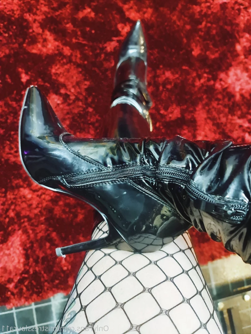 Miss Laura [ mistresslaura11 ] Onlyfans leaked photo 10026578 on Hotleaks.tv