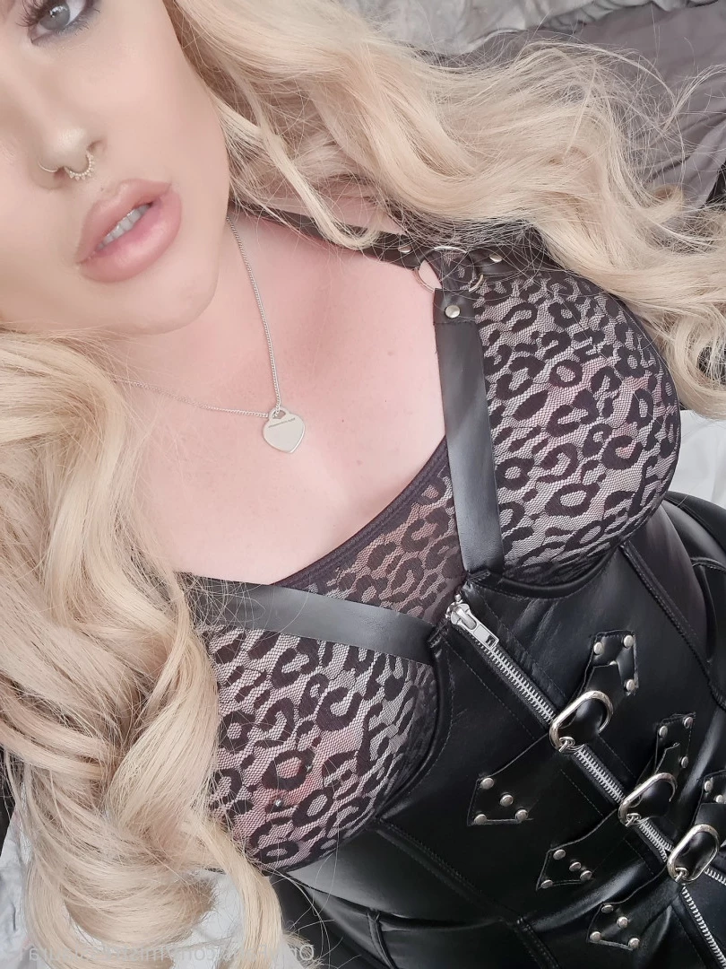 Miss Laura [ mistresslaura11 ] Onlyfans leaked photo 10026602 on Hotleaks.tv