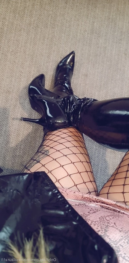 Miss Laura [ mistresslaura11 ] Onlyfans leaked photo 10026959 on Hotleaks.tv