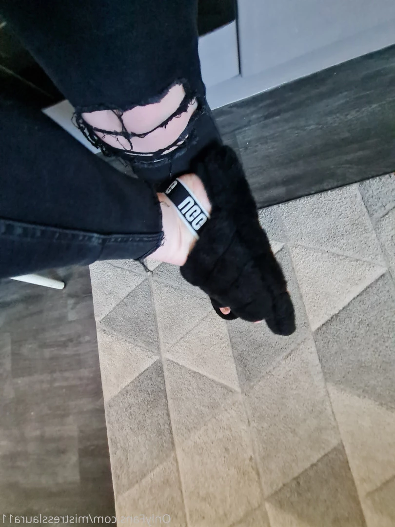 Miss Laura [ mistresslaura11 ] Onlyfans leaked photo 10027474 on Hotleaks.tv