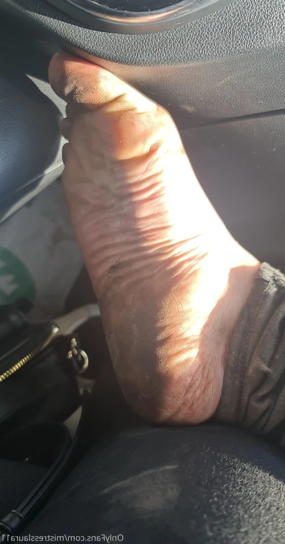 Miss Laura [ mistresslaura11 ] Onlyfans leaked photo 10028023 on Hotleaks.tv