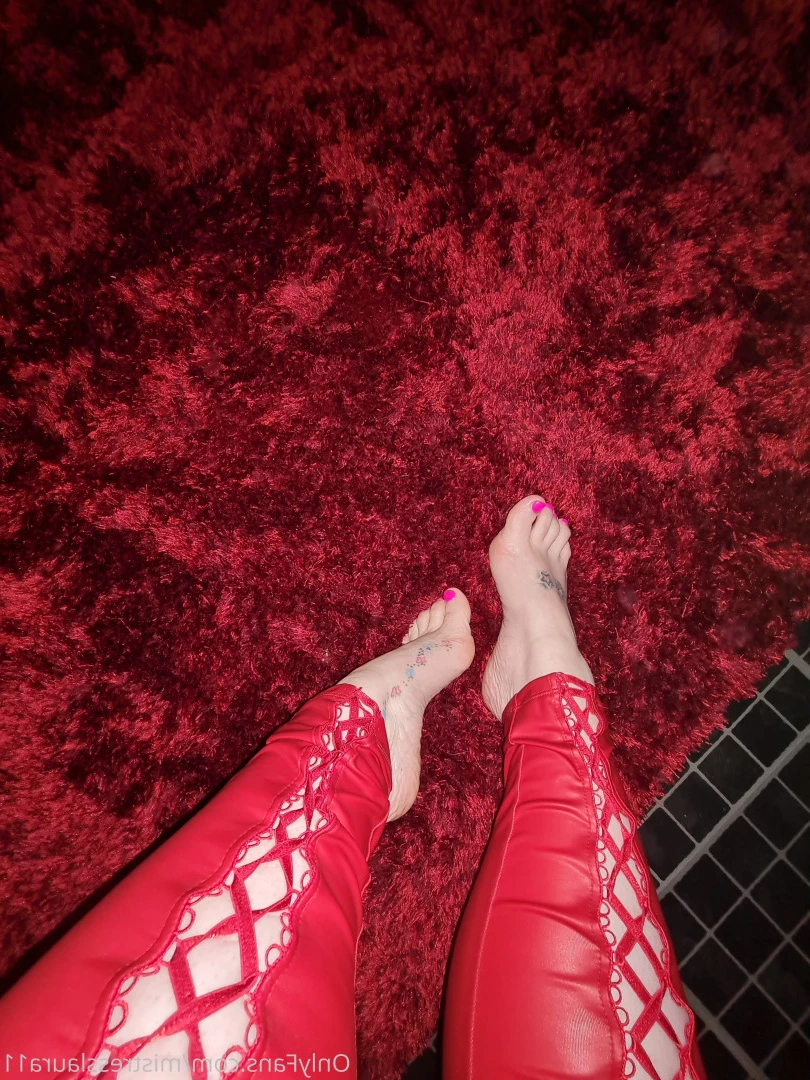 Miss Laura [ mistresslaura11 ] Onlyfans leaked photo 10028805 on Hotleaks.tv