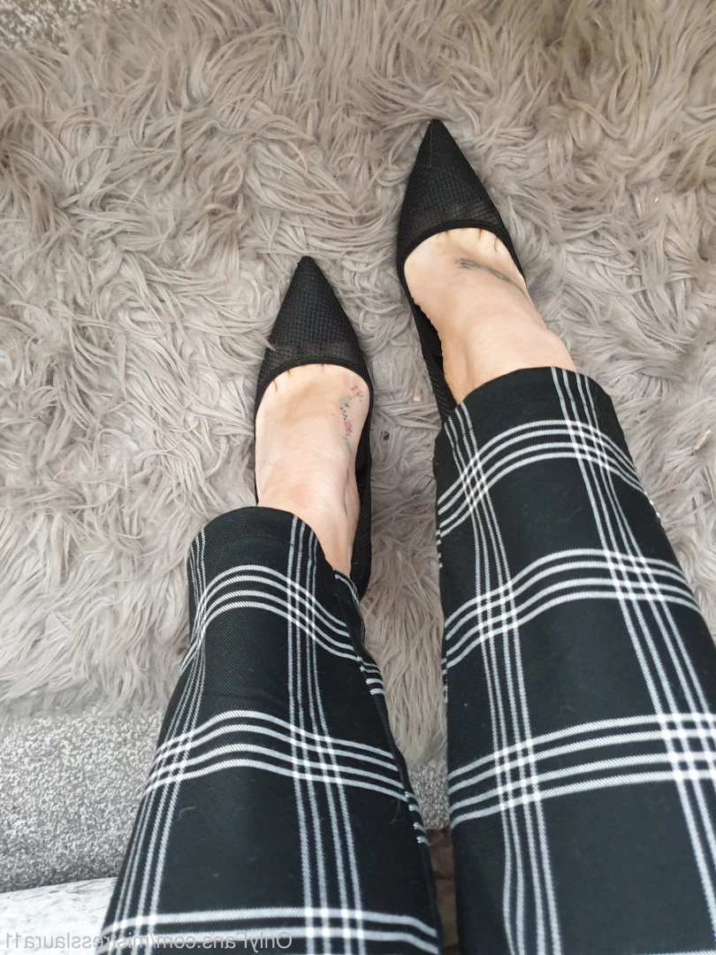 Miss Laura [ mistresslaura11 ] Onlyfans leaked photo 10029656 on Hotleaks.tv