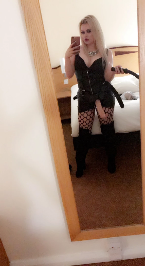 Miss Laura [ mistresslaura11 ] Onlyfans leaked photo 10030908 on Hotleaks.tv