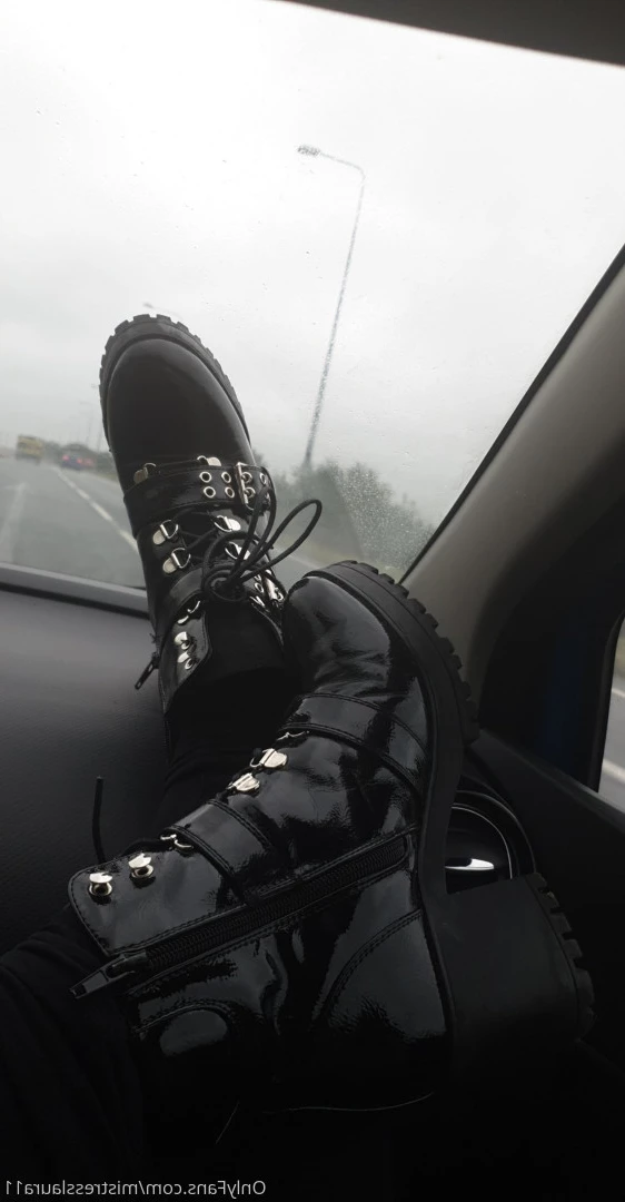 Miss Laura [ mistresslaura11 ] Onlyfans leaked photo 10032306 on Hotleaks.tv
