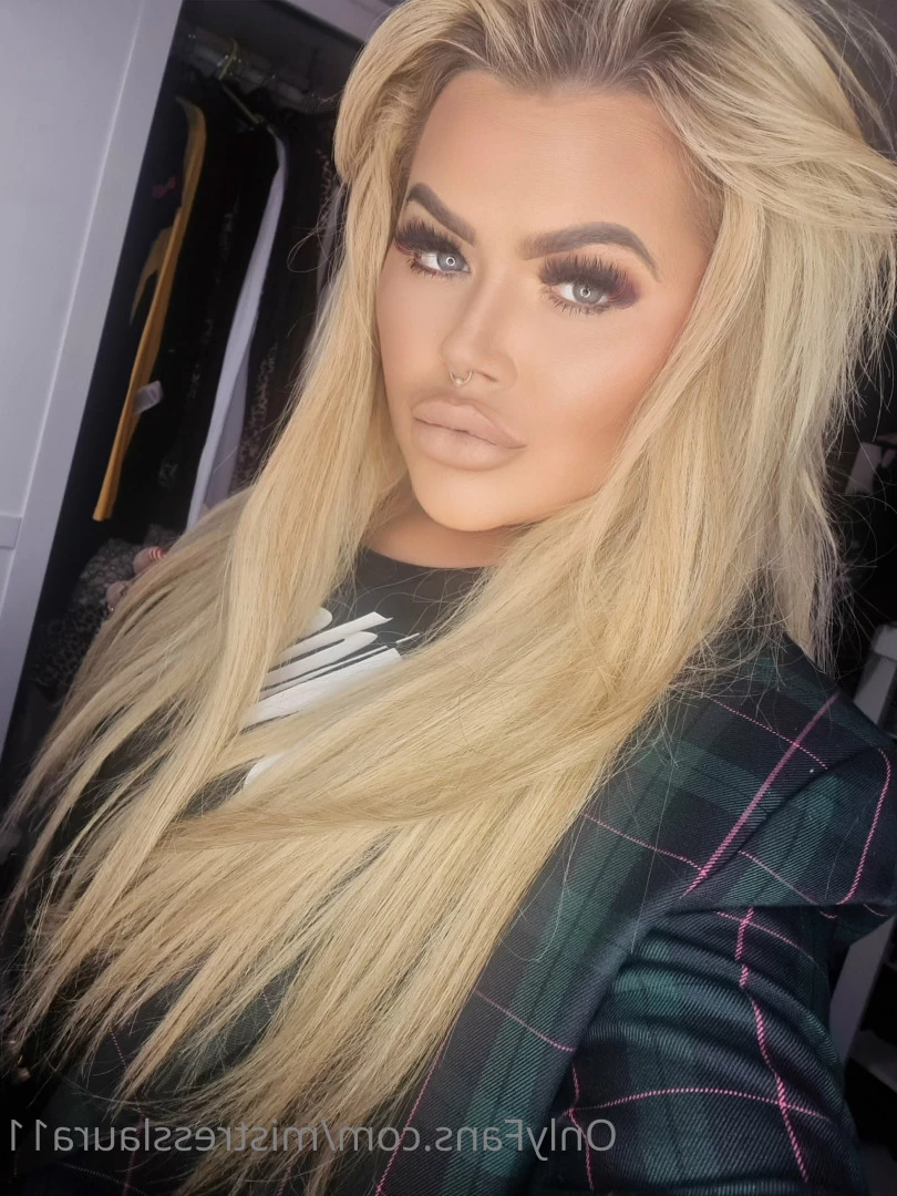 Miss Laura [ mistresslaura11 ] Onlyfans leaked photo 10036219 on Hotleaks.tv