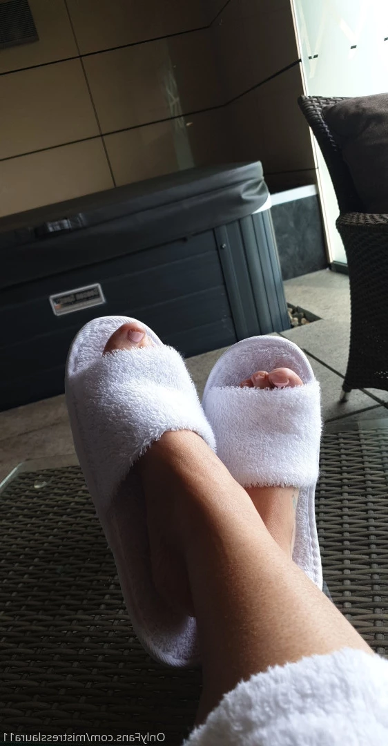 Miss Laura [ mistresslaura11 ] Onlyfans leaked photo 10036402 on Hotleaks.tv
