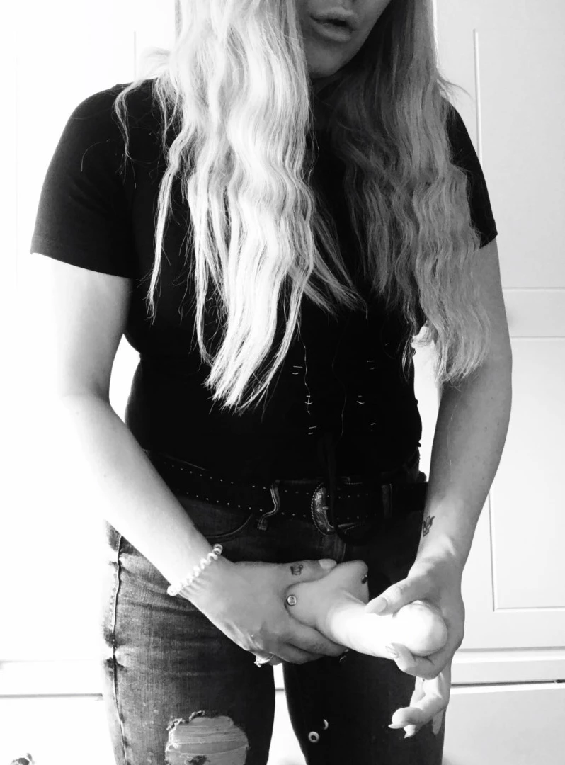 Miss Laura [ mistresslaura11 ] Onlyfans leaked photo 10037676 on Hotleaks.tv