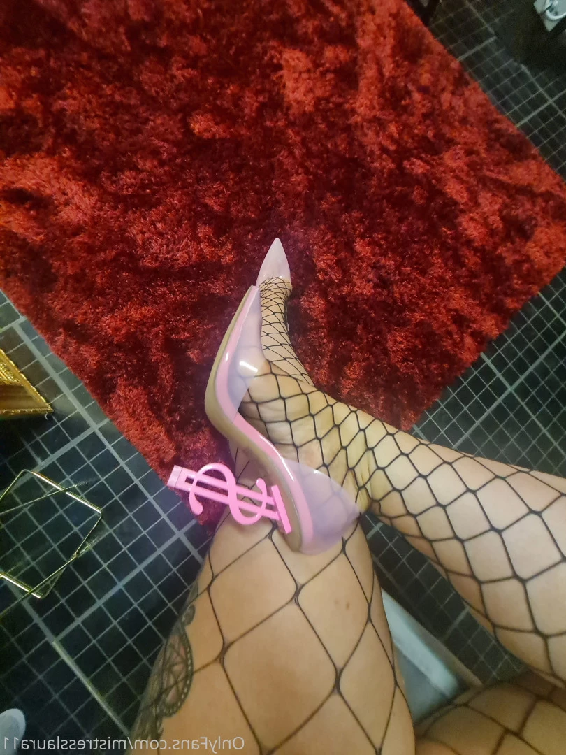 Miss Laura [ mistresslaura11 ] Onlyfans leaked photo 10039498 on Hotleaks.tv