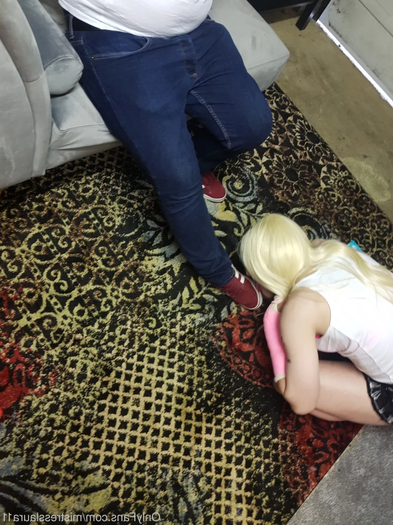 Miss Laura [ mistresslaura11 ] Onlyfans leaked photo 10043058 on Hotleaks.tv