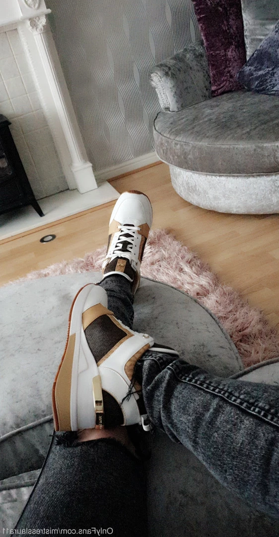 Miss Laura [ mistresslaura11 ] Onlyfans leaked photo 10043295 on Hotleaks.tv