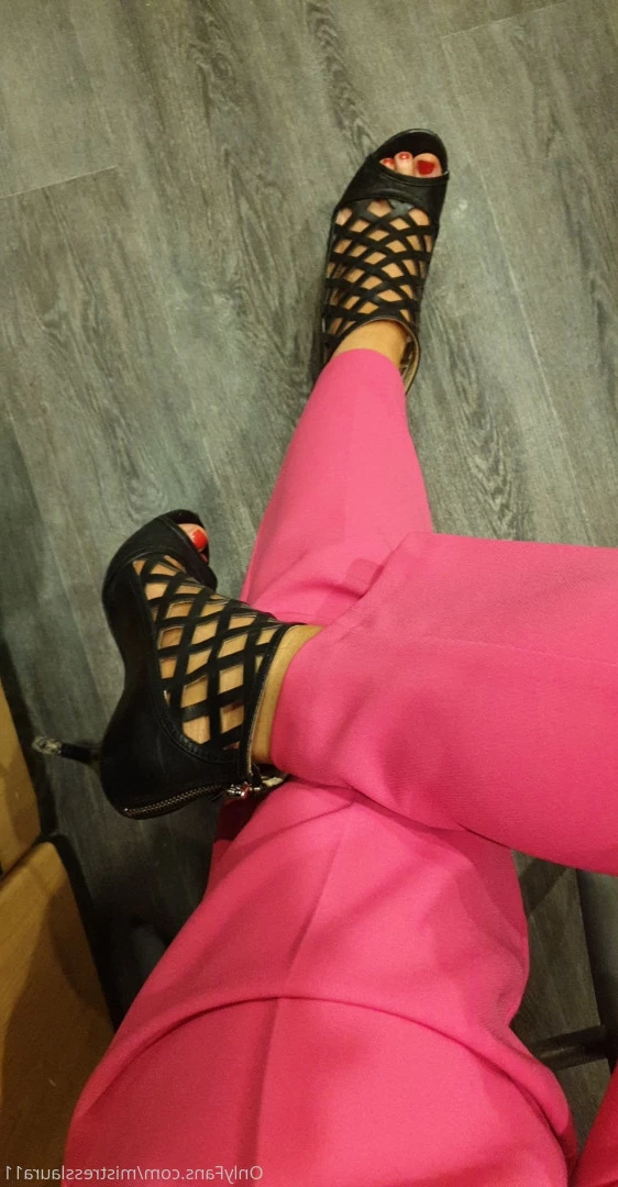 Miss Laura [ mistresslaura11 ] Onlyfans leaked photo 10044331 on Hotleaks.tv