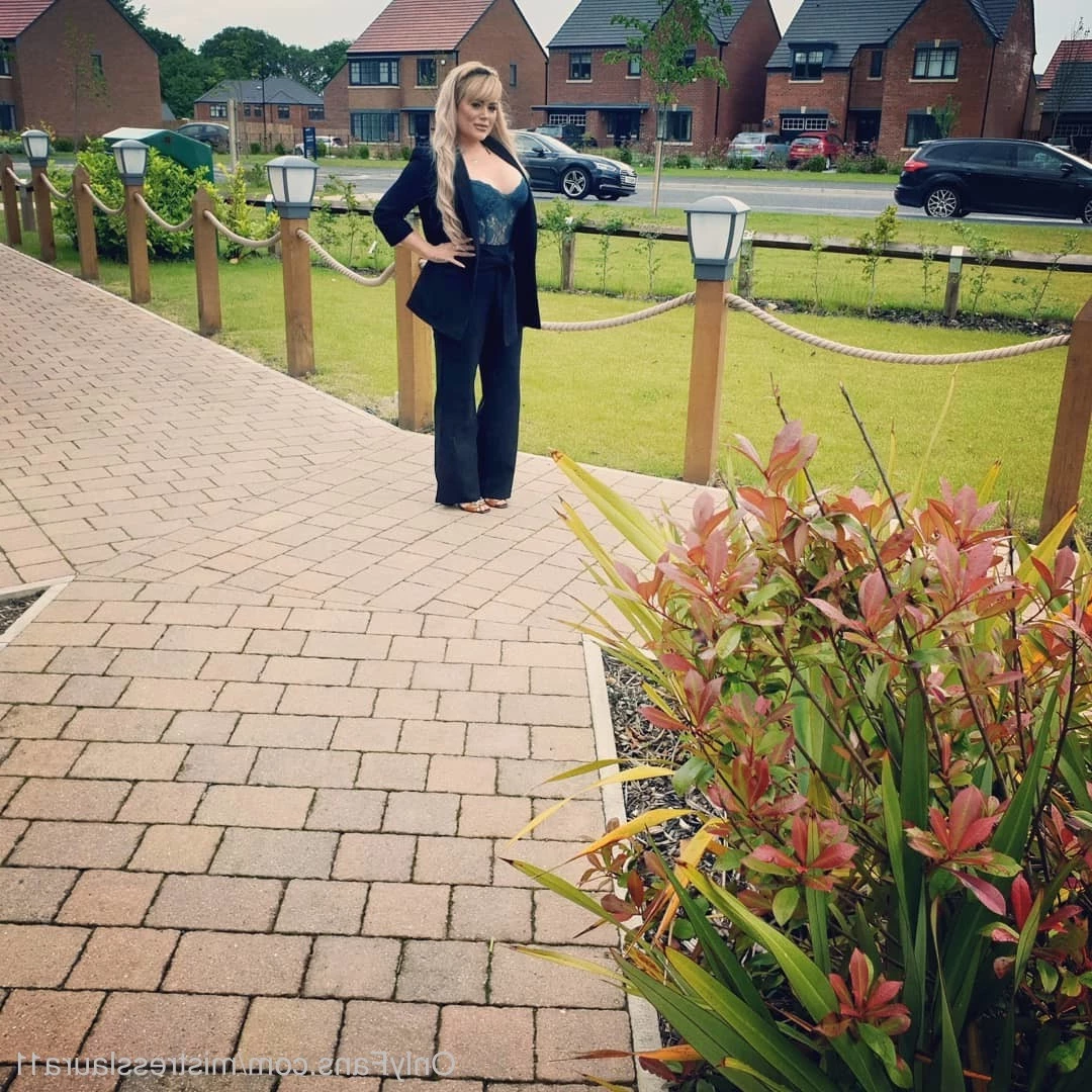 Miss Laura [ mistresslaura11 ] Onlyfans leaked photo 10045425 on Hotleaks.tv