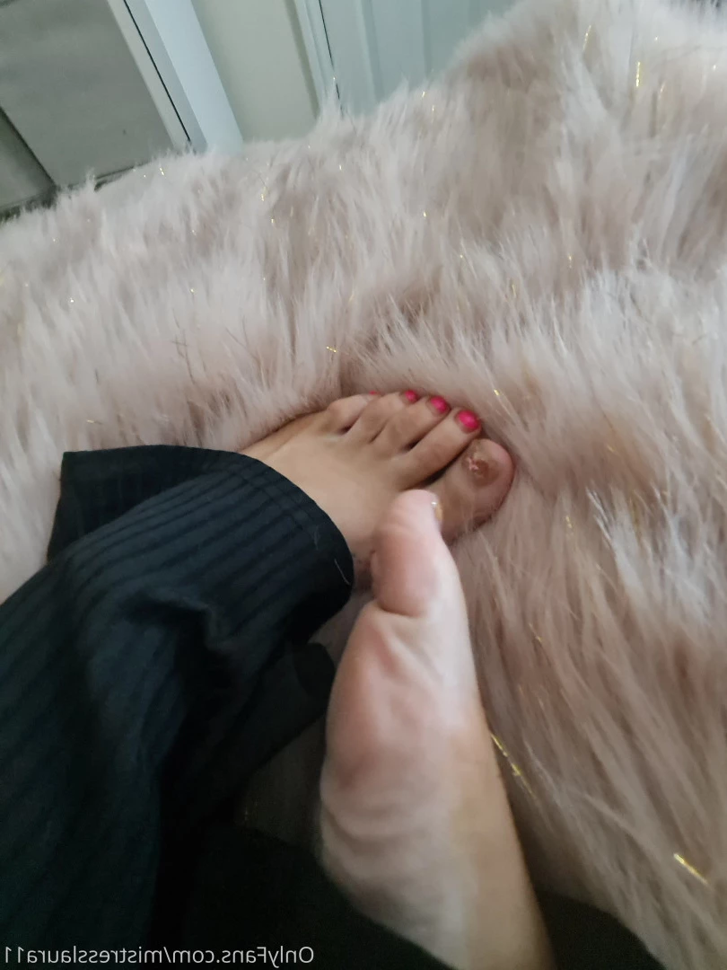Miss Laura [ mistresslaura11 ] Onlyfans leaked photo 10045595 on Hotleaks.tv