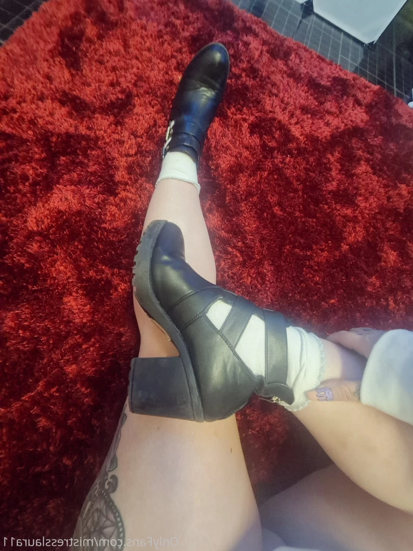 Miss Laura [ mistresslaura11 ] Onlyfans leaked photo 10046129 on Hotleaks.tv