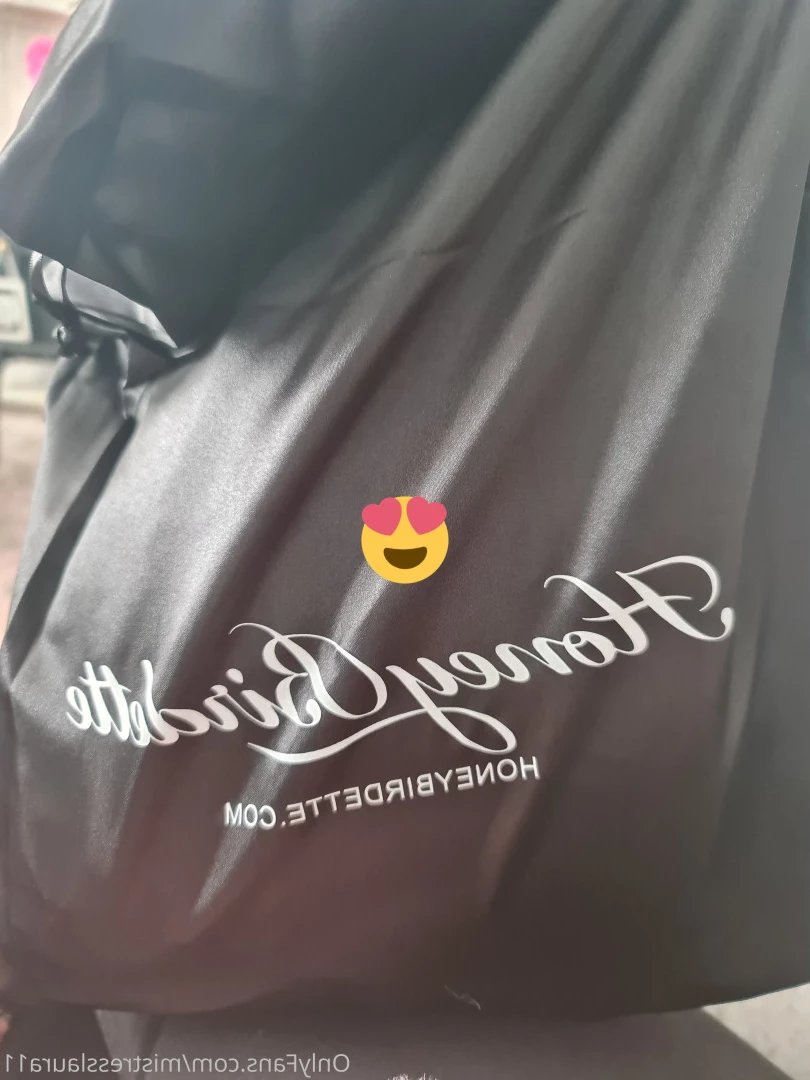 Miss Laura [ mistresslaura11 ] Onlyfans leaked photo 10046445 on Hotleaks.tv