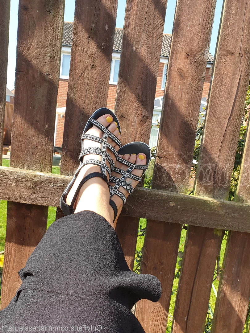 Miss Laura [ mistresslaura11 ] Onlyfans leaked photo 10049392 on Hotleaks.tv