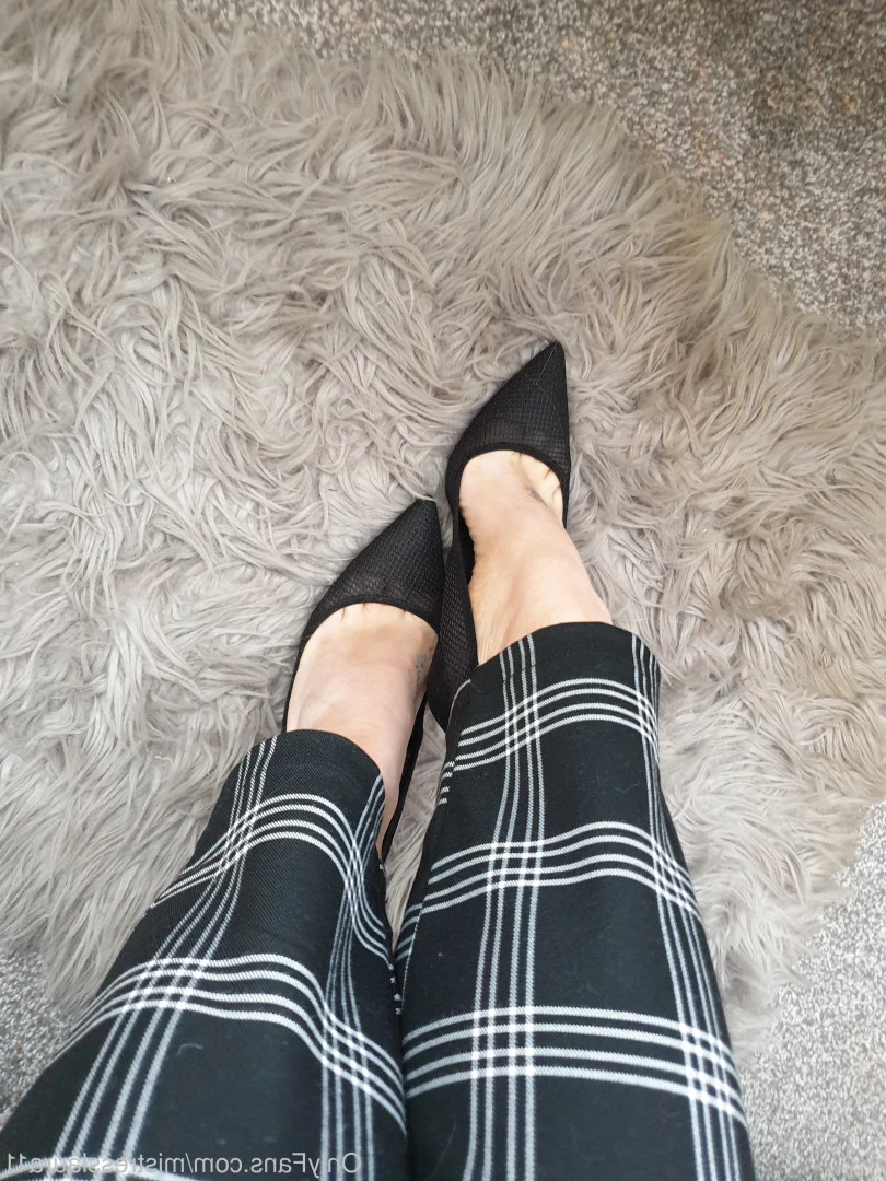 Miss Laura [ mistresslaura11 ] Onlyfans leaked photo 10050806 on Hotleaks.tv