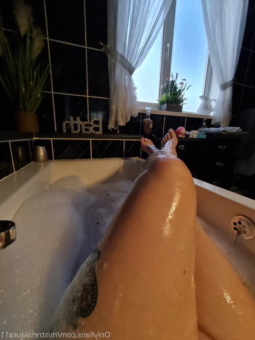 Miss Laura [ mistresslaura11 ] Onlyfans leaked photo 10054160 on Hotleaks.tv