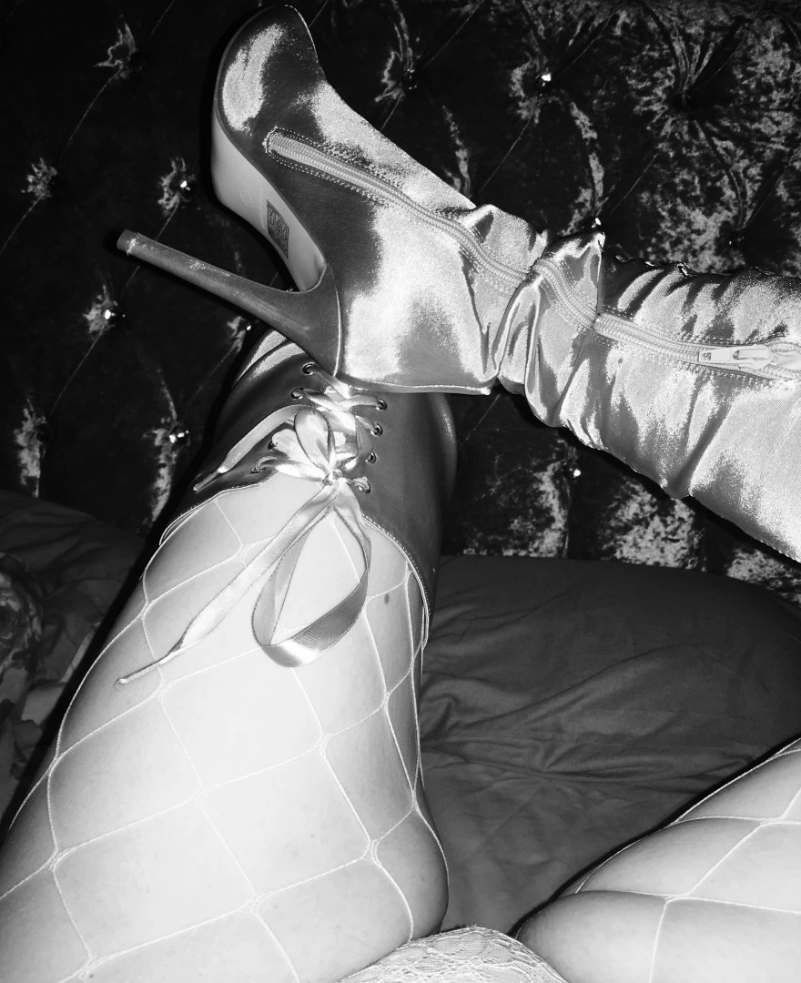 Miss Laura [ mistresslaura11 ] Onlyfans leaked photo 10054384 on Hotleaks.tv
