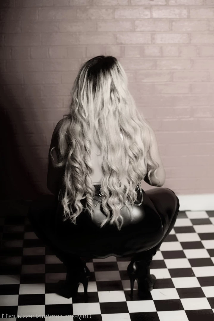Miss Laura [ mistresslaura11 ] Onlyfans leaked photo 10058051 on Hotleaks.tv