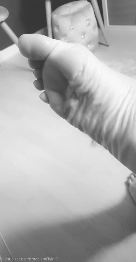 Miss Laura [ mistresslaura11 ] Onlyfans leaked photo 10059501 on Hotleaks.tv