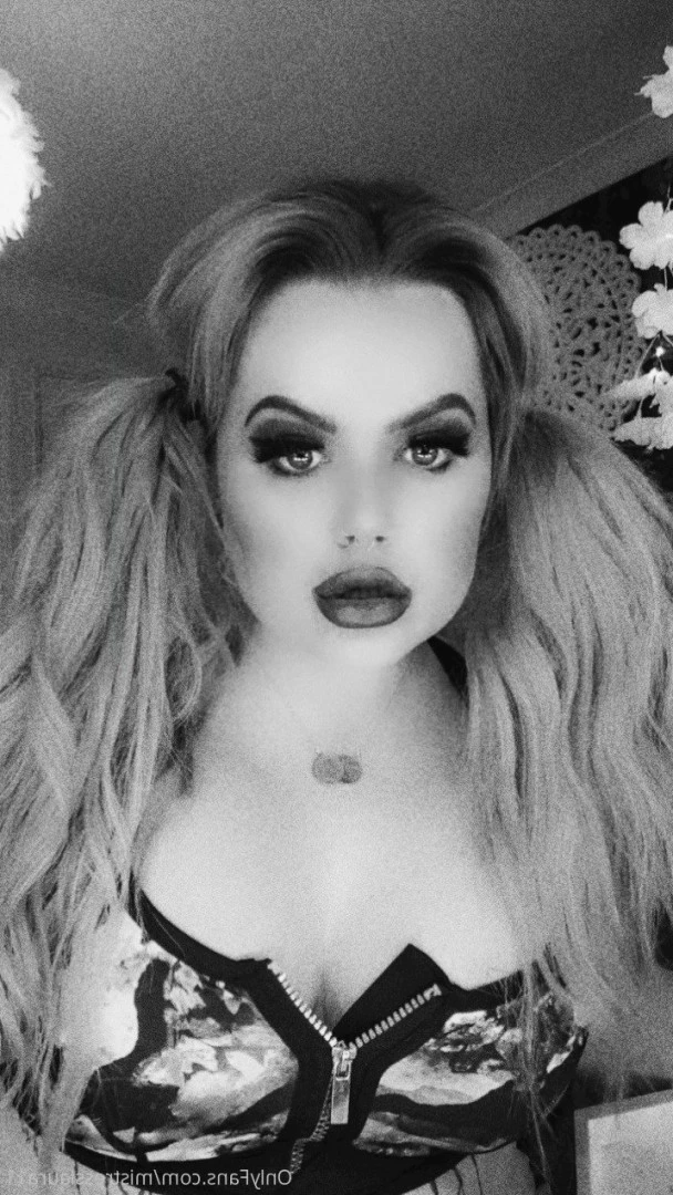 Miss Laura [ mistresslaura11 ] Onlyfans leaked photo 10059606 on Hotleaks.tv