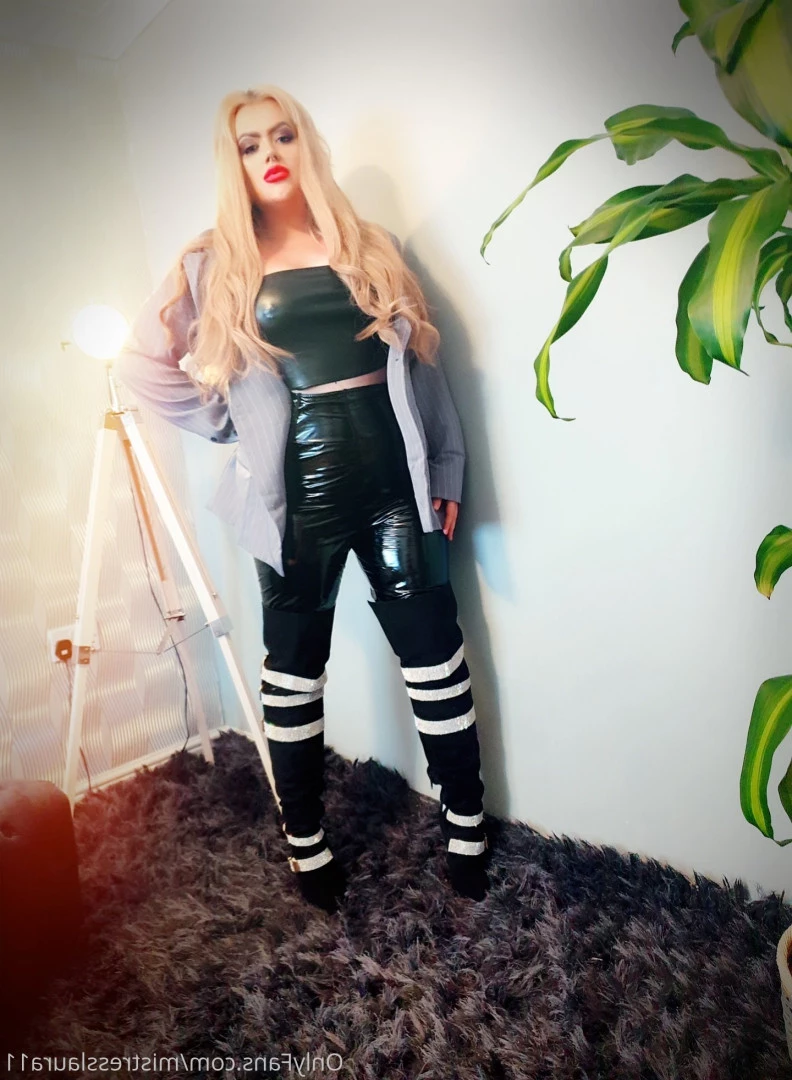 Miss Laura [ mistresslaura11 ] Onlyfans leaked photo 10061811 on Hotleaks.tv