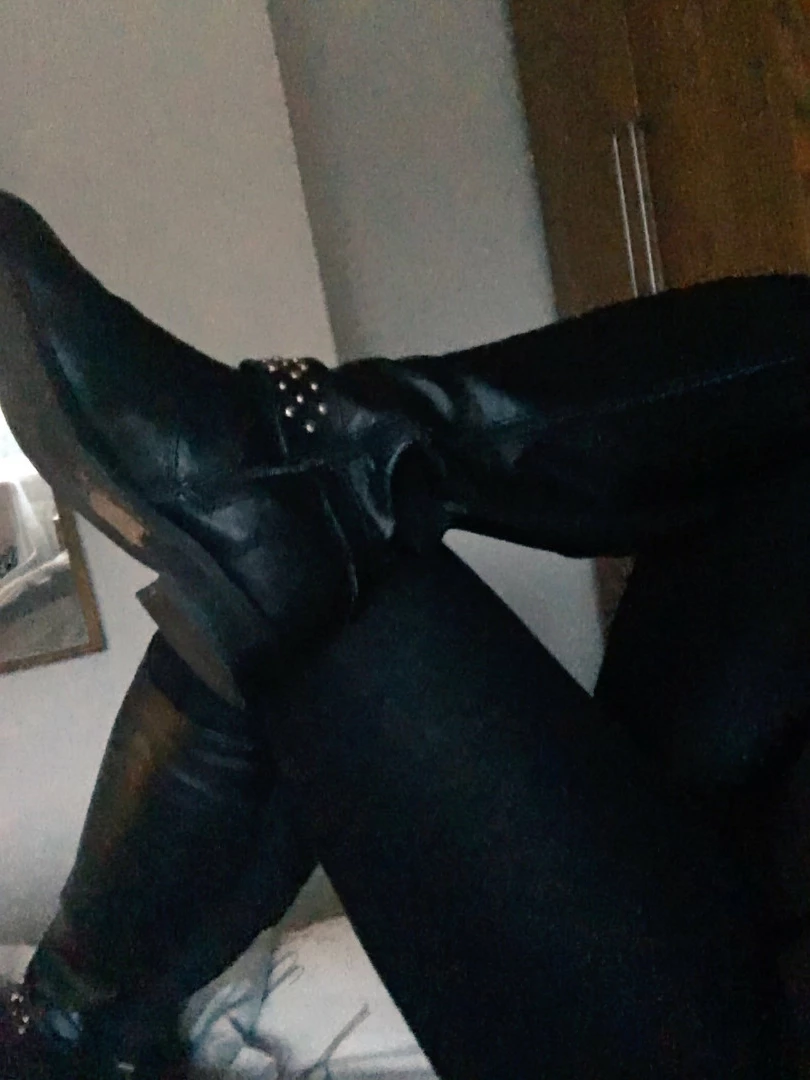 Miss Laura [ mistresslaura11 ] Onlyfans leaked photo 10122344 on Hotleaks.tv
