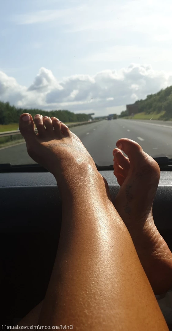 Miss Laura [ mistresslaura11 ] Onlyfans leaked photo 10122609 on Hotleaks.tv