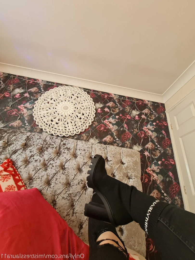 Miss Laura [ mistresslaura11 ] Onlyfans leaked photo 10124469 on Hotleaks.tv