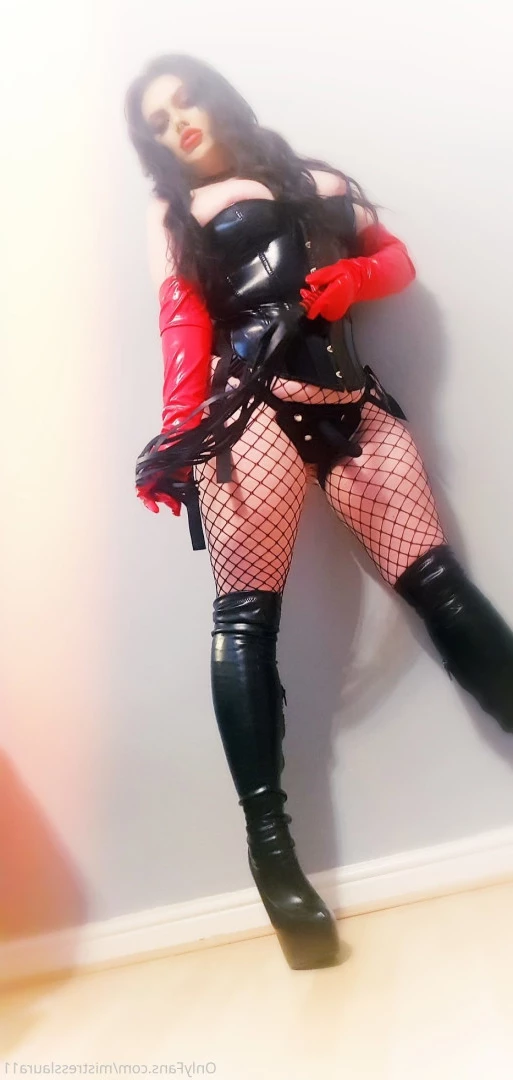 Miss Laura [ mistresslaura11 ] Onlyfans leaked photo 10125556 on Hotleaks.tv