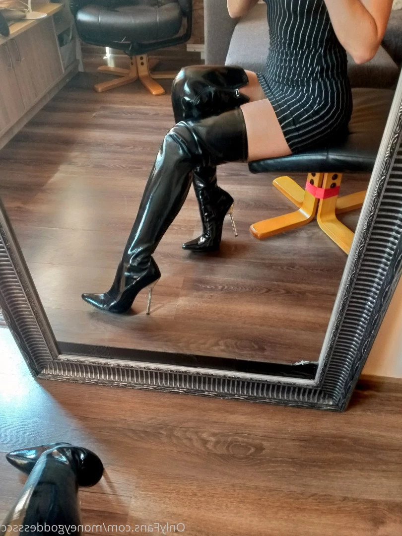 MoneyGoddesss [ moneygoddessscc ] Onlyfans leaked photo 8480145 on Hotleaks.tv