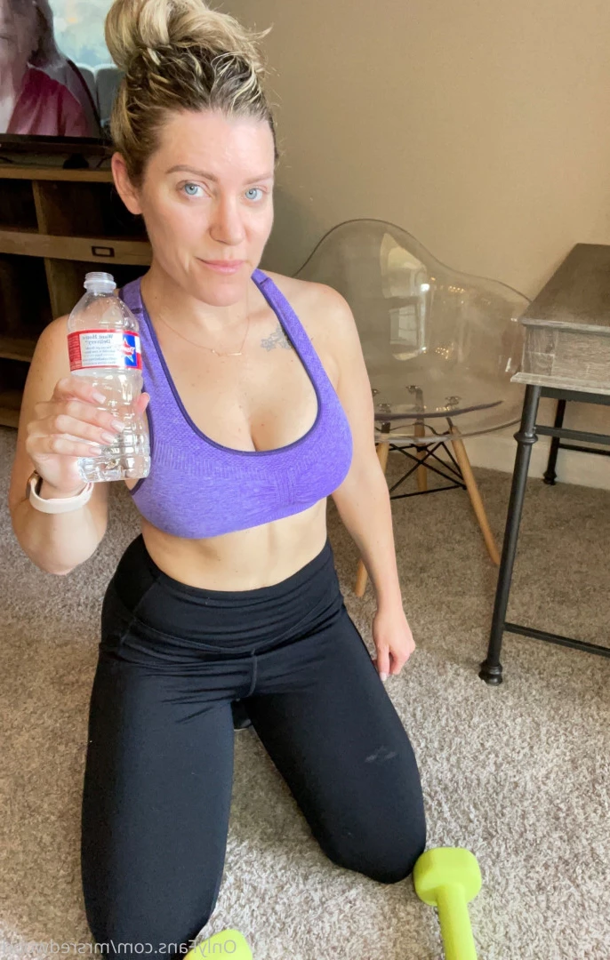 Mrs. Redwood [ mrsredwood ] Onlyfans leaked photo 8452977 on Hotleaks.tv