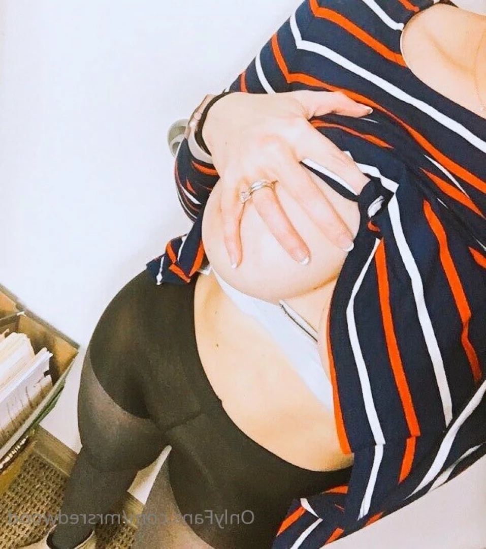 Mrs. Redwood [ mrsredwood ] Onlyfans leaked photo 8474453 on Hotleaks.tv