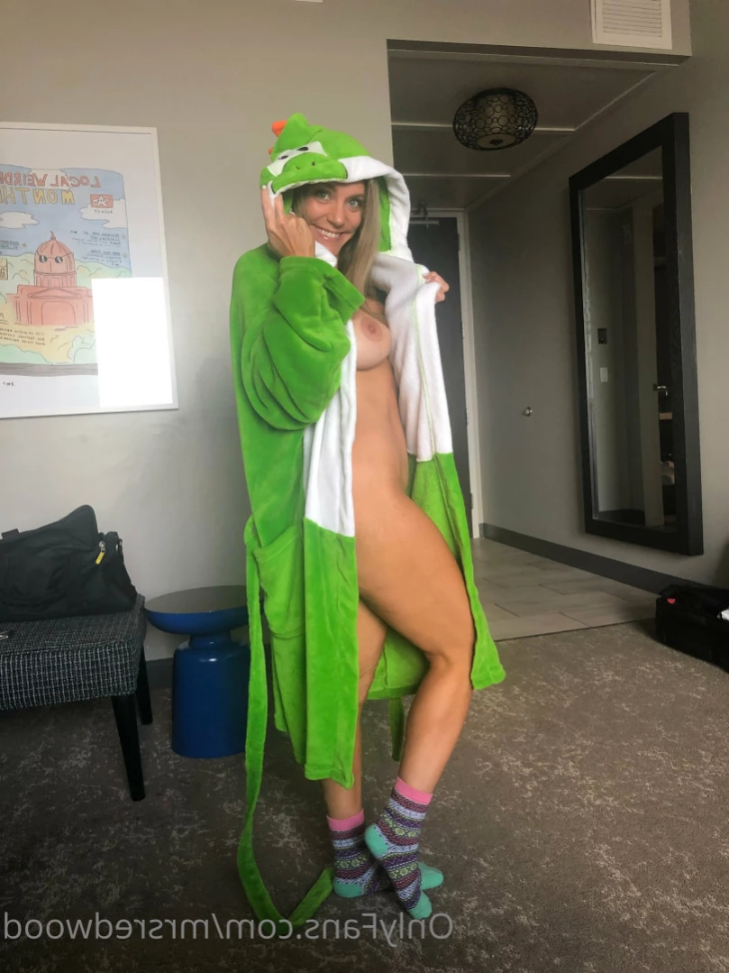 Mrs. Redwood [ mrsredwood ] Onlyfans leaked photo 10960339 on Hotleaks.tv