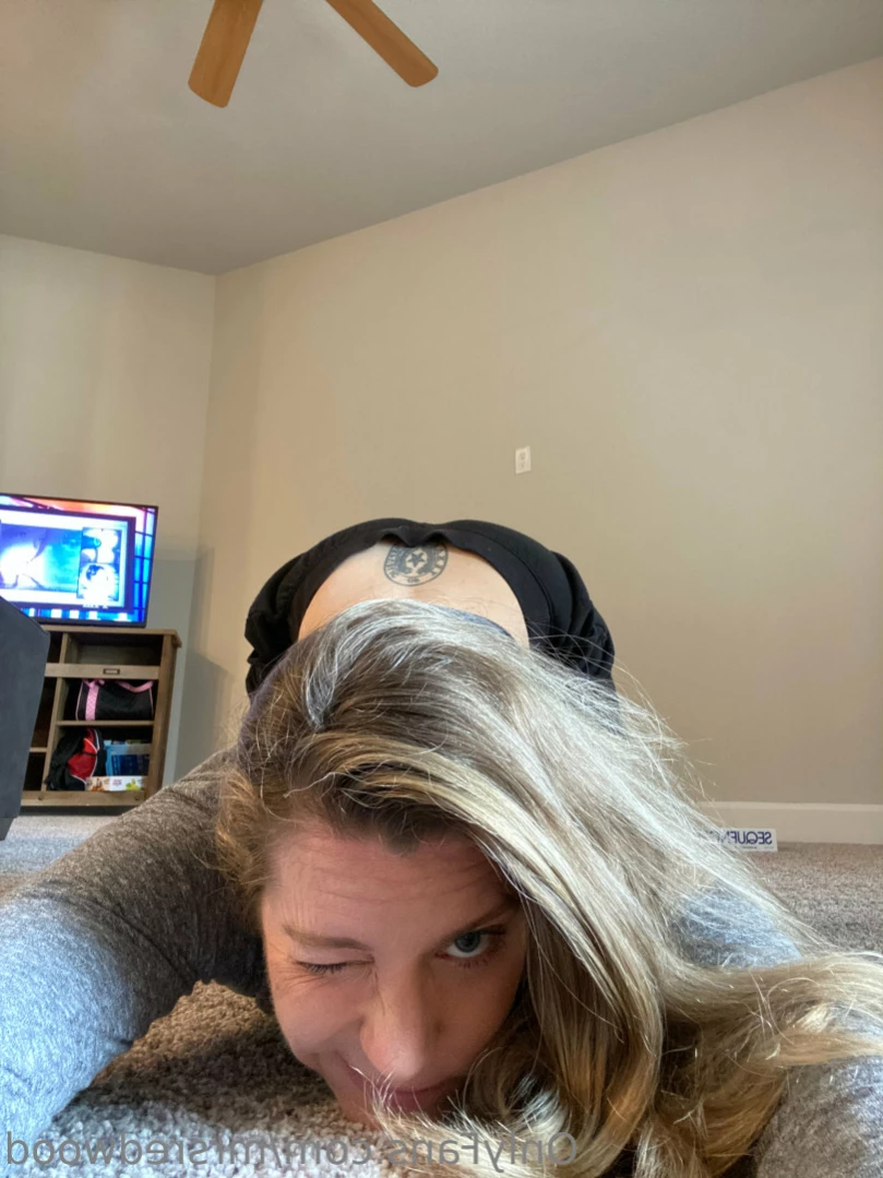 Mrs. Redwood [ mrsredwood ] Onlyfans leaked photo 11904322 on Hotleaks.tv