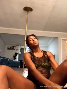 10180041