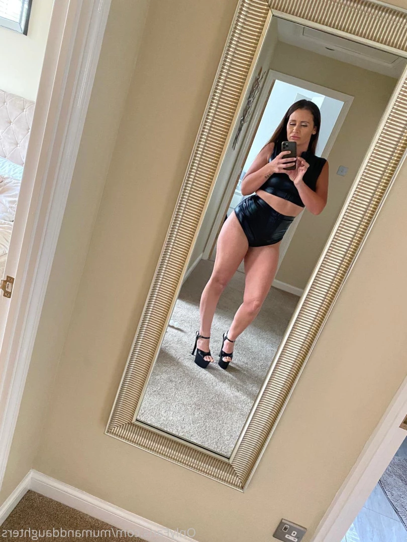 🇬🇧 BRITISH MUM &amp; DAUGHTERS 🇬🇧 [ mumanddaughters ] Onlyfans leaked photo 10385083 on Hotleaks.tv