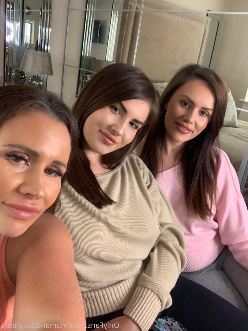 🇬🇧 BRITISH MUM &amp; DAUGHTERS 🇬🇧 [ mumanddaughters ] Onlyfans leaked photo 10398369 on Hotleaks.tv