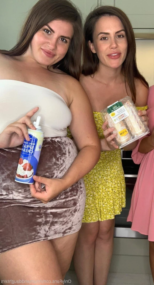 🇬🇧 BRITISH MUM &amp; DAUGHTERS 🇬🇧 [ mumanddaughters ] Onlyfans leaked photo 10403076 on Hotleaks.tv