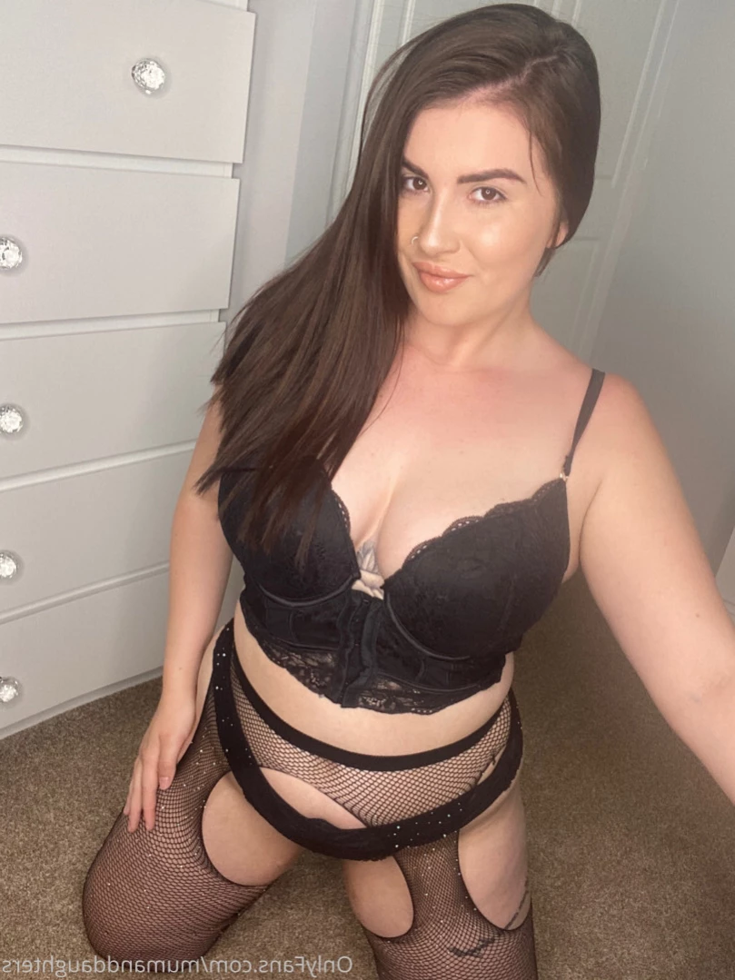 🇬🇧 BRITISH MUM &amp; DAUGHTERS 🇬🇧 [ mumanddaughters ] Onlyfans leaked photo 11688645 on Hotleaks.tv